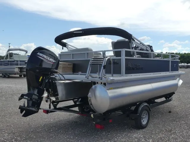 Slide: The Image of Sun Tracker Bass Buggy® 16 XL Select 2026 - 4