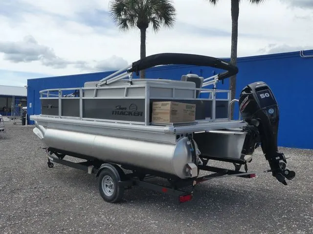 Slide: The Image of Sun Tracker Bass Buggy® 16 XL Select 2026 - 6