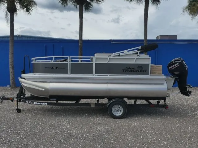 Slide: The Image of Sun Tracker Bass Buggy® 16 XL Select 2026 - 7