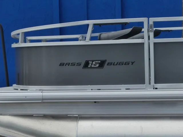 Slide: The Image of Sun Tracker Bass Buggy® 16 XL Select 2026 - 9