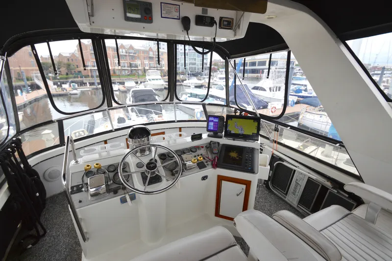 Slide: The Image of Carver 42 Aft Cabin Motoryacht - Cummins 1987 - 11