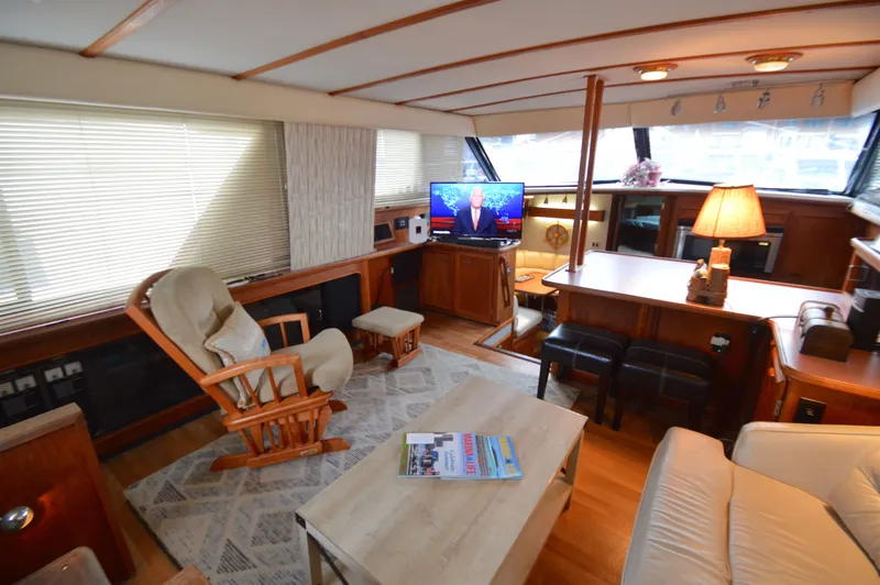 Slide: The Image of Carver 42 Aft Cabin Motoryacht - Cummins 1987 - 19