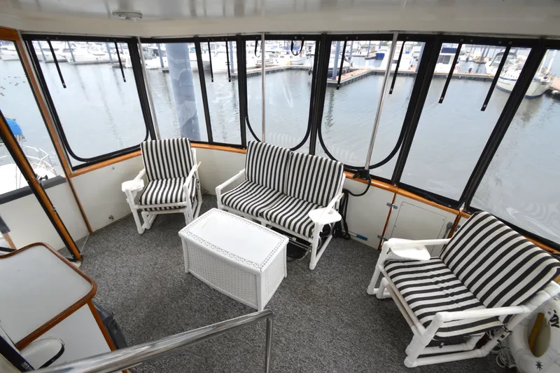 Slide: The Image of Carver 42 Aft Cabin Motoryacht - Cummins 1987 - 8