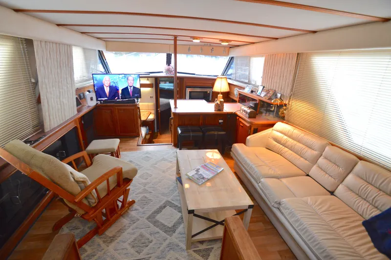 Slide: The Image of Carver Yachts 42 Aft Cabin Motoryacht - Cummins 1987 - 1