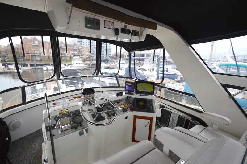 Slide: The Image of Carver Yachts 42 Aft Cabin Motoryacht - Cummins 1987 - 10