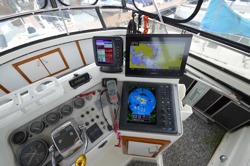 Slide: The Image of Carver Yachts 42 Aft Cabin Motoryacht - Cummins 1987 - 16