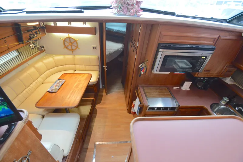 Slide: The Image of Carver Yachts 42 Aft Cabin Motoryacht - Cummins 1987 - 22