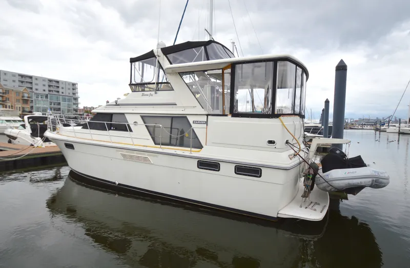 Slide: The Image of Carver Yachts 42 Aft Cabin Motoryacht - Cummins 1987 - 4