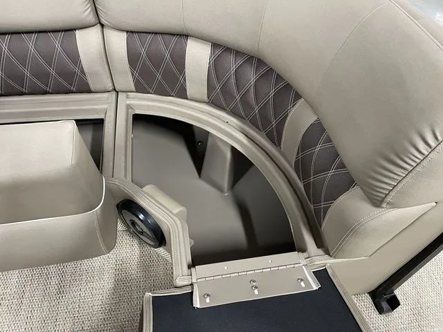 Slide: The Image of Bennington 23 RBR 2020 - 15