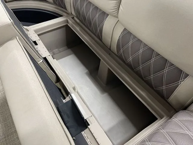 Slide: The Image of Bennington 23 RBR 2020 - 17