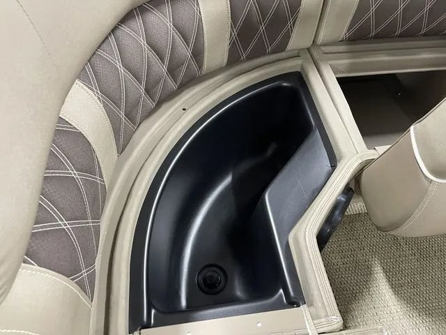 Slide: The Image of Bennington 23 RBR 2020 - 18