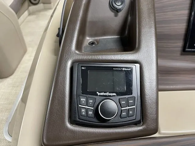 Slide: The Image of Bennington 23 RBR 2020 - 28