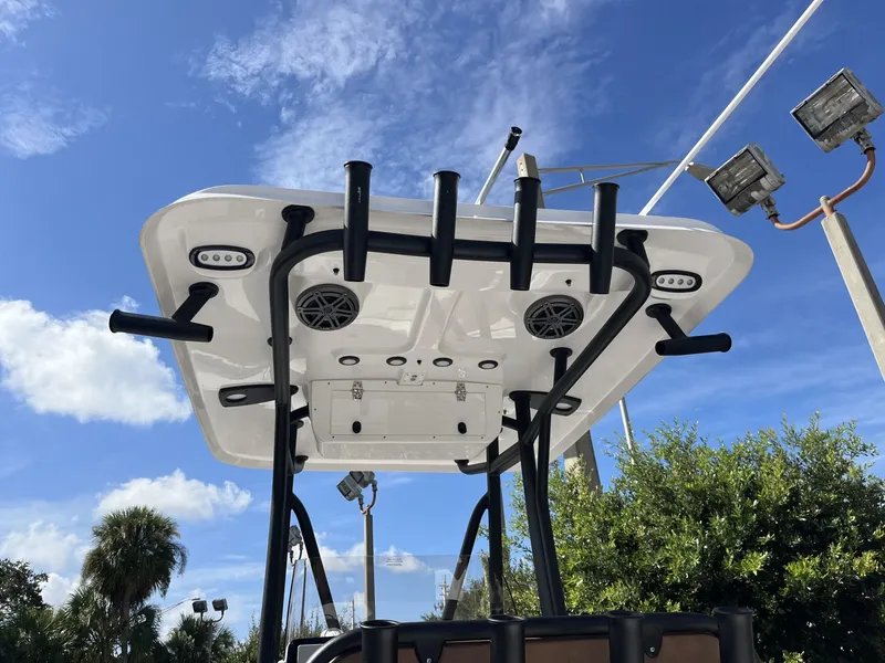 Slide: The Image of Sea Hunt Ultra 234 2026 - 30