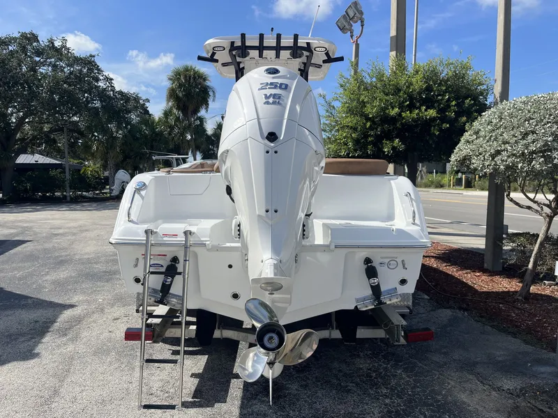 Slide: The Image of Sea Hunt Ultra 234 2026 - 5