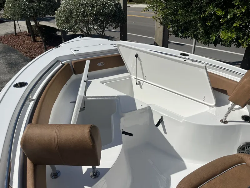 Slide: The Image of Sea Hunt Ultra 234 2026 - 18