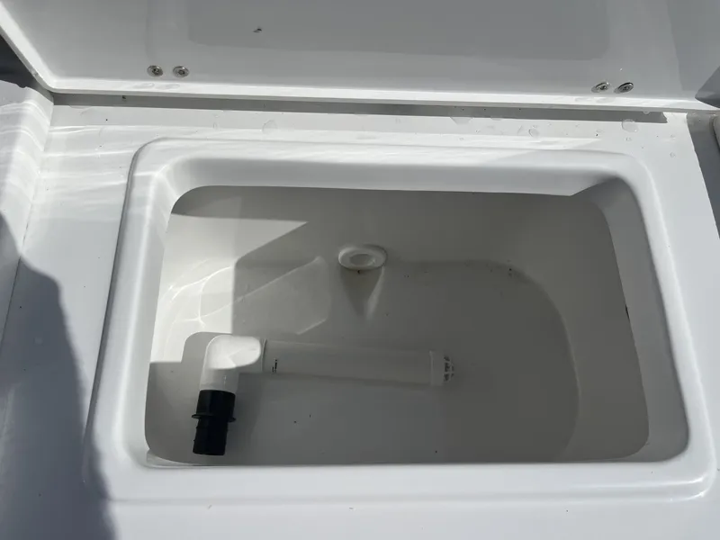 Slide: The Image of Sea Hunt Ultra 234 2026 - 26