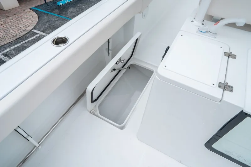 Slide: The Image of Sea Hunt Gamefish 28 Forward Seating 2026 - 15