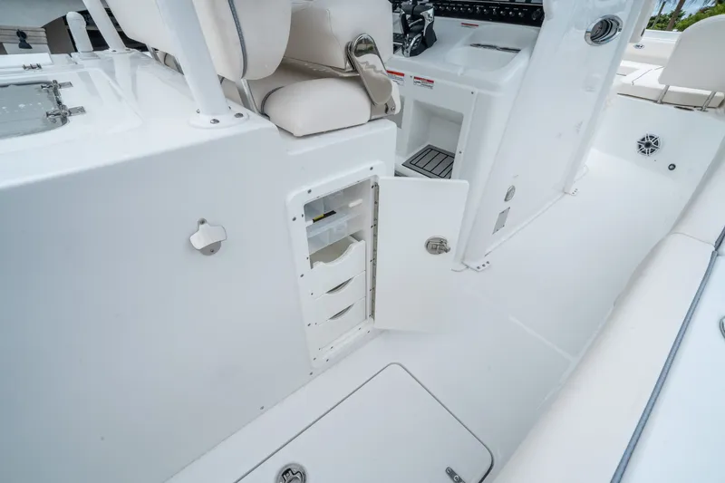 Slide: The Image of Sea Hunt Gamefish 28 Forward Seating 2026 - 18