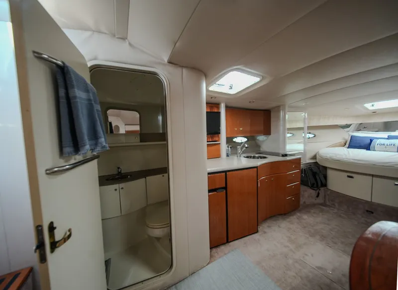 Slide: The Image of Formula 40 Performance Cruiser 2001 - 13