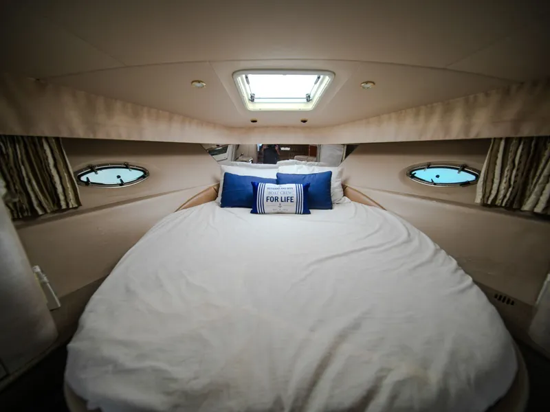 Slide: The Image of Formula 40 Performance Cruiser 2001 - 17