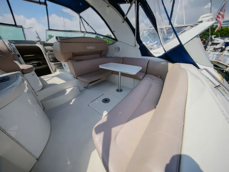 Slide: The Image of Formula 40 Performance Cruiser 2001 - 3