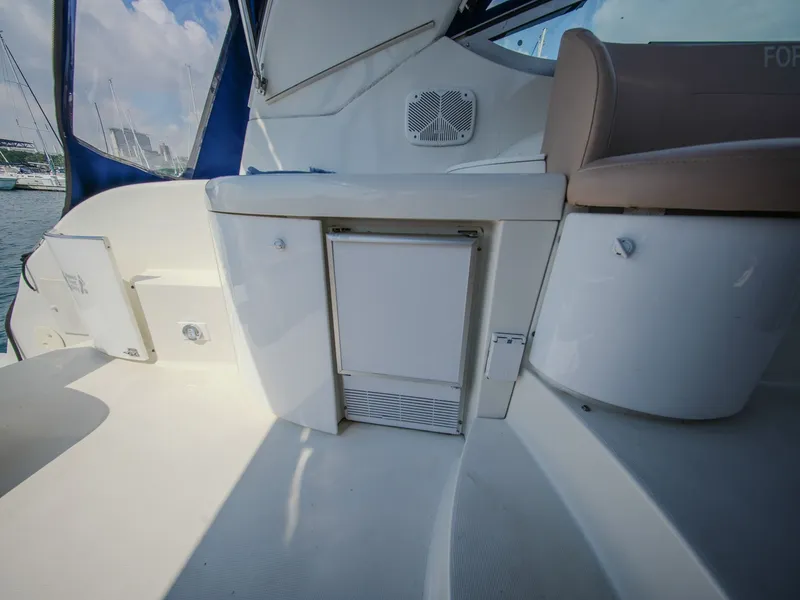 Slide: The Image of Formula 40 Performance Cruiser 2001 - 6