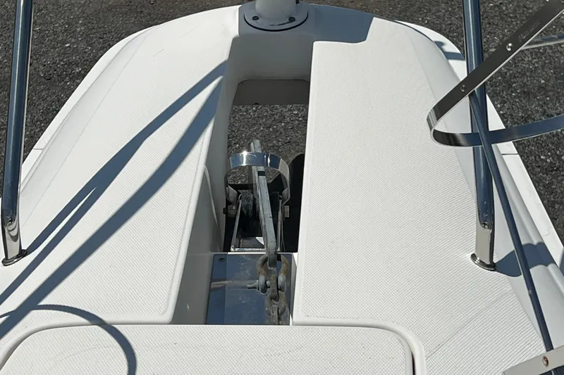 Slide: The Image of Bow of 2002 Silverton 453 Motor Yacht with anchor and railings. - 19