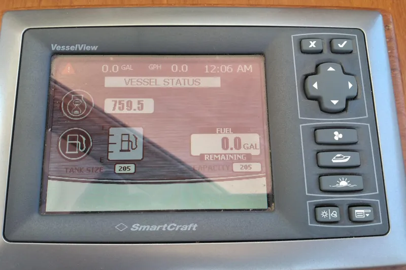 Slide: The Image of SmartCraft VesselView display on 2008 Legacy Yachts 32, showing fuel status and controls. - 40