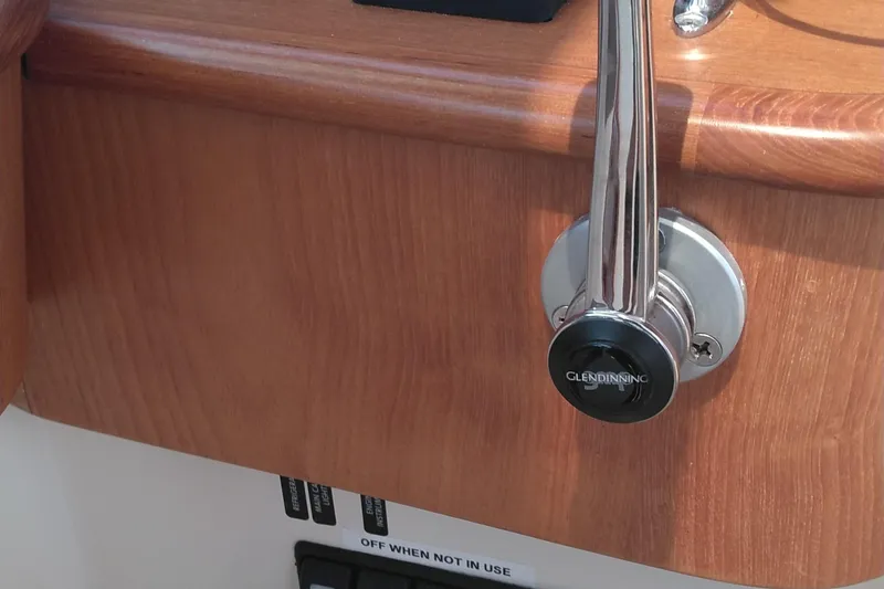 Slide: The Image of Control lever on 2008 Legacy Yachts 32, featuring Glendinning branding. - 44