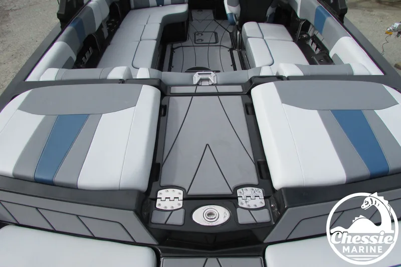 Slide: The Image of Malibu Wakesetter 23 LSV 2022 - 10