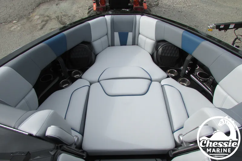 Slide: The Image of Malibu Wakesetter 23 LSV 2022 - 12