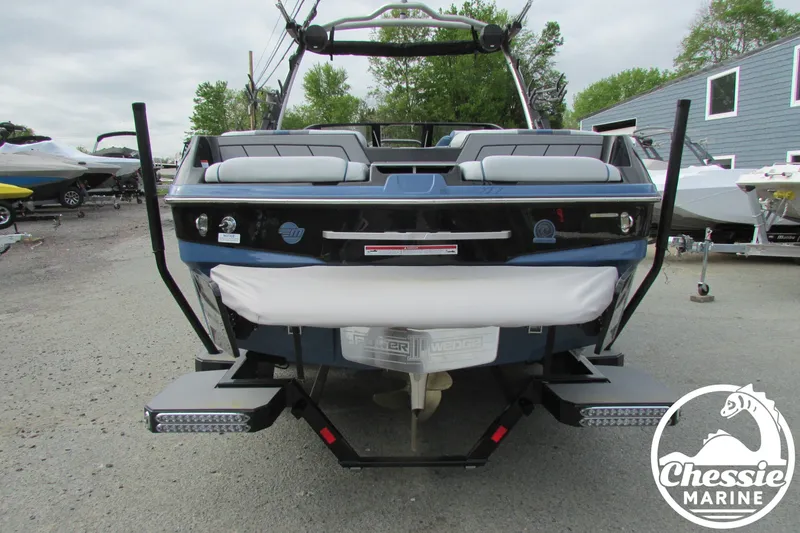 Slide: The Image of Malibu Wakesetter 23 LSV 2022 - 4