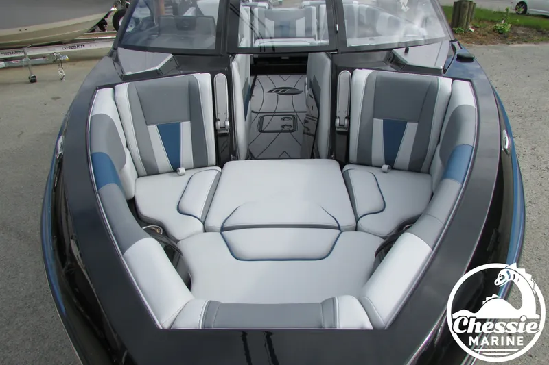 Slide: The Image of Malibu Wakesetter 23 LSV 2022 - 9