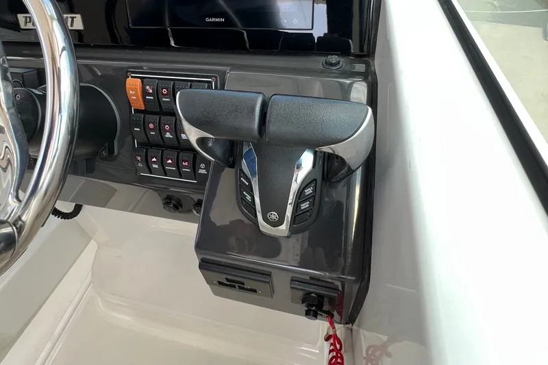 Slide: The Image of Yamaha throttle - 22