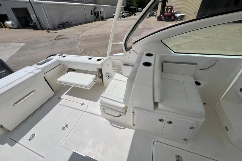 Slide: The Image of seating port side - 29