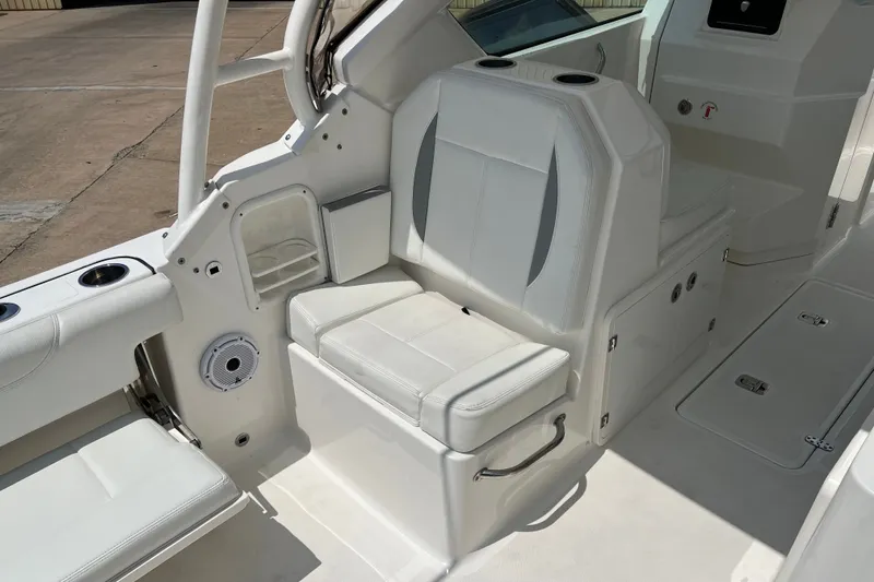 Slide: The Image of aft facing seat - 30