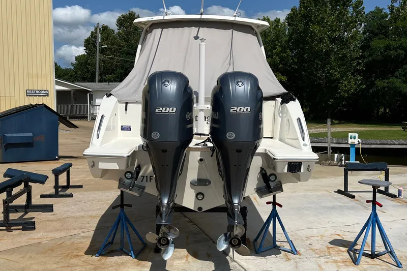 Slide: The Image of Yamaha F200 engines - 46