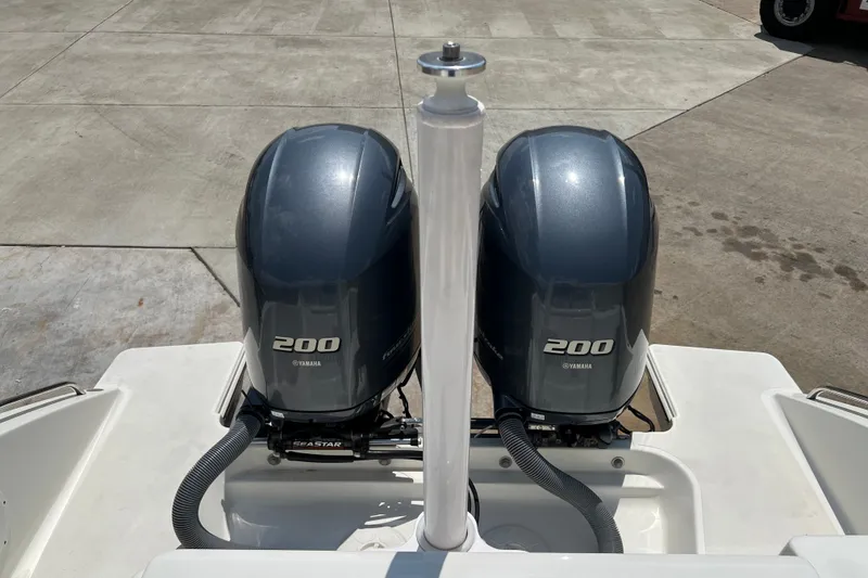 Slide: The Image of Yamaha F200 engines - 47