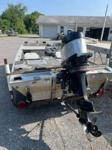 Slide: The Image of Tracker BASS 16 1986 - 3