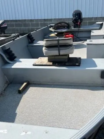 Slide: The Image of Alumacraft V16 2019 - 3