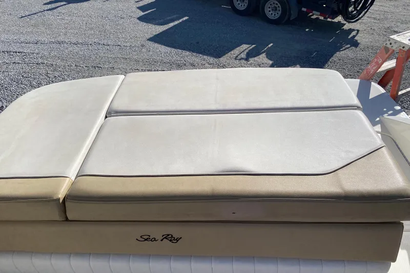 Slide: The Image of Engine of a 2018 Sea Ray SPX 230 boat, featuring a 4.5L 250 horsepower MerCruiser. - 26