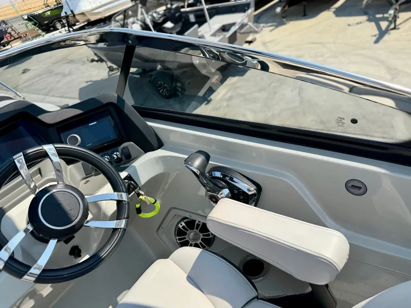 Slide: The Image of Avalon Excalibur LTD Elite Windshield 27 W/ 350HP Mercury V10 2023 - 16