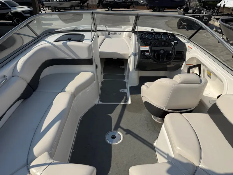 Slide: The Image of Yamaha SX210 2006 - 16