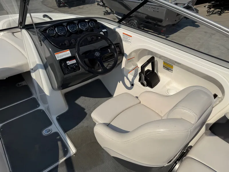 Slide: The Image of Yamaha SX210 2006 - 8