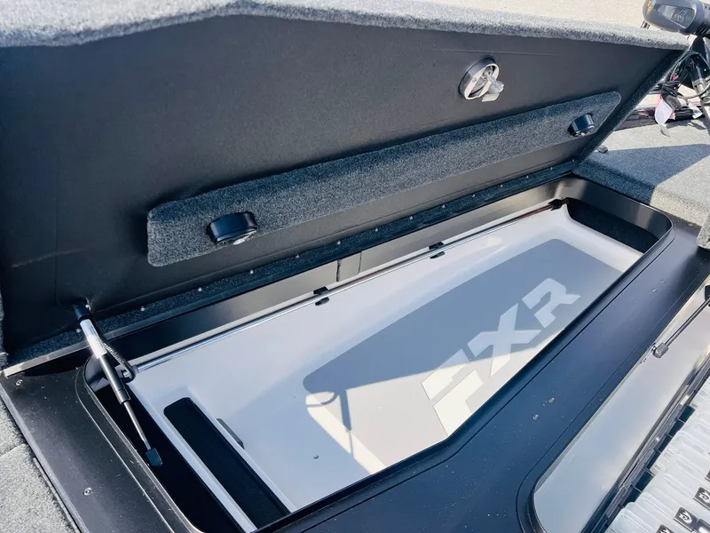 Slide: The Image of Skeeter FXR20 FLEX 2026 - 10