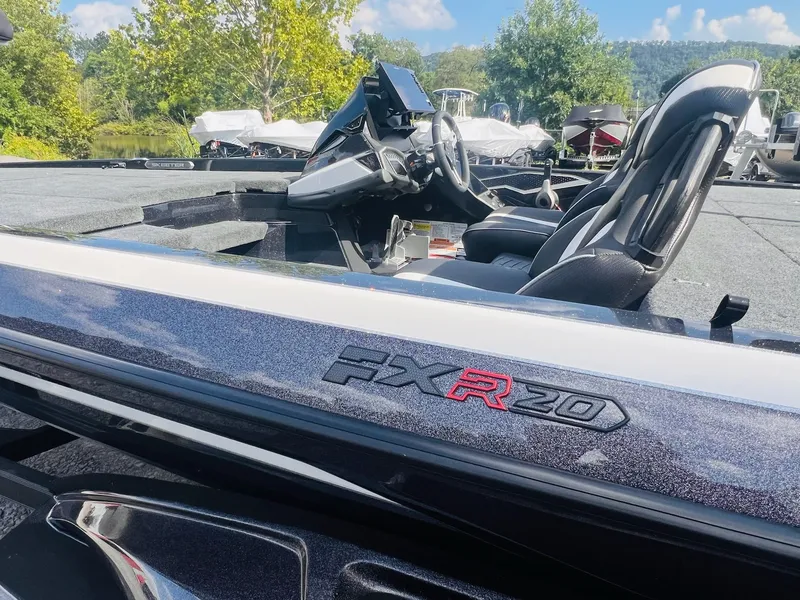 Slide: The Image of Skeeter FXR20 FLEX 2026 - 11