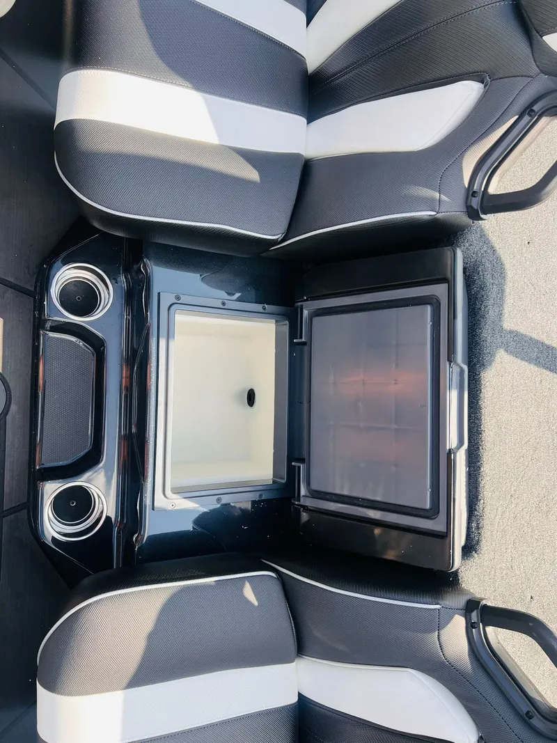 Slide: The Image of Skeeter FXR20 FLEX 2026 - 14