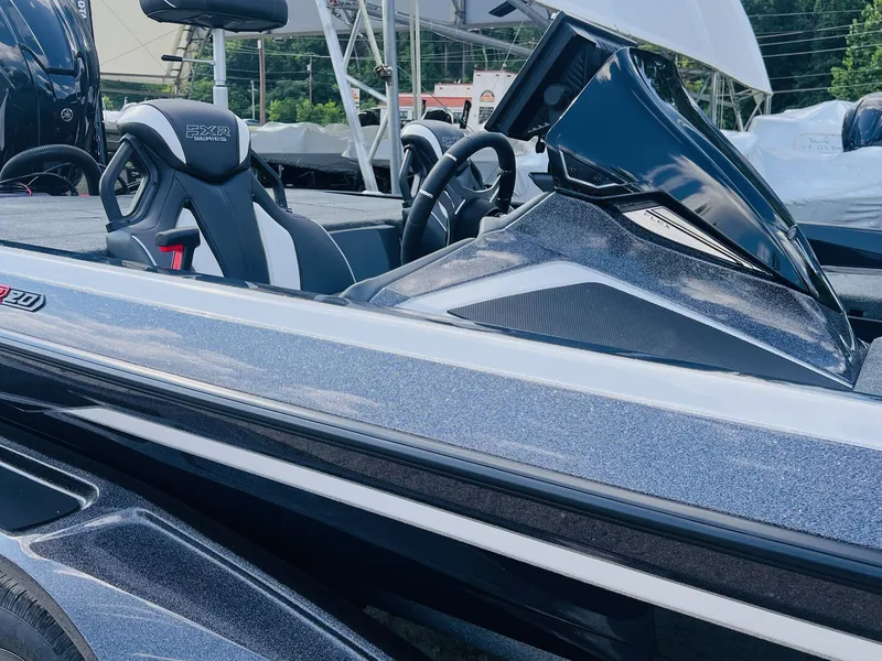 Slide: The Image of Skeeter FXR20 FLEX 2026 - 19