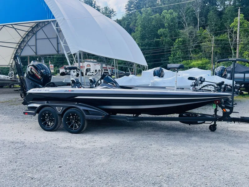 Slide: The Image of Skeeter FXR20 FLEX 2026 - 25