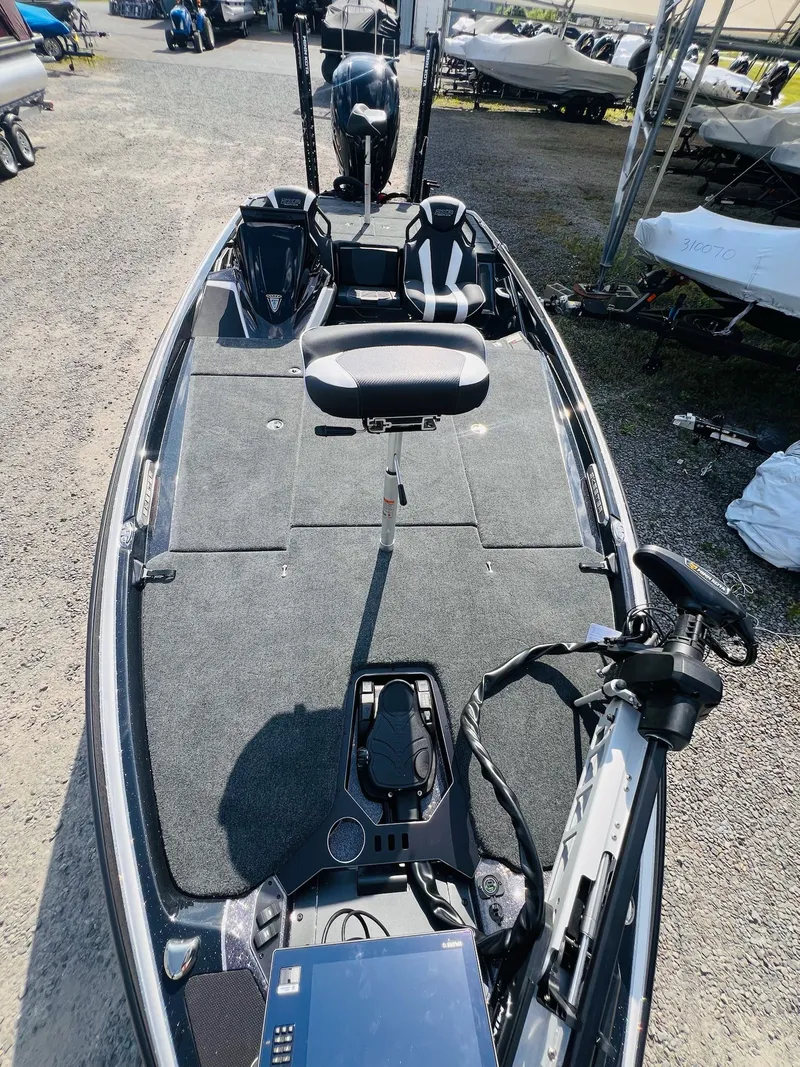 Slide: The Image of Skeeter FXR20 FLEX 2026 - 28